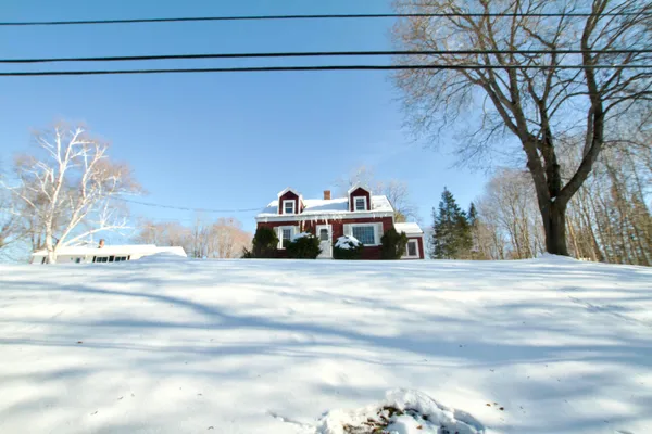 $149,000 | 103 Pleasant Street, Dexter, ME 04930