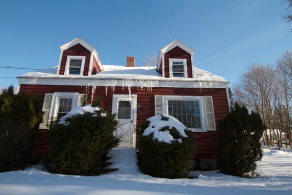 $149,000 | 103 Pleasant Street, Dexter, ME 04930