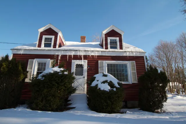 $155,000 | 103 Pleasant Street, Dexter, ME 04930