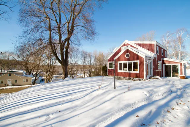 $155,000 | 103 Pleasant Street, Dexter, ME 04930