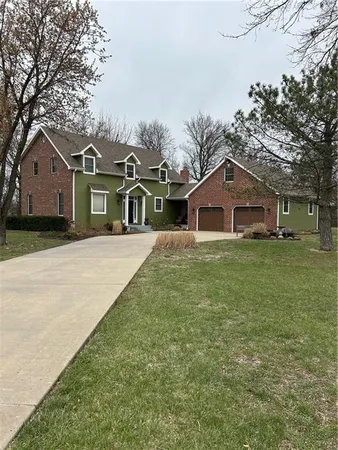 $450,000 | 110 Huntington Circle, Pittsburg, KS 66762