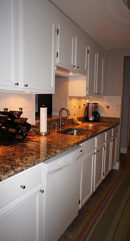 60 R Gibson Street, Unit A1 Boston, MA 02122 - Photo 5 of 13