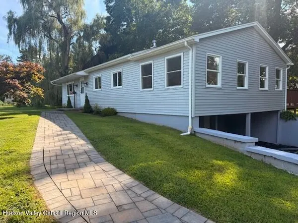 $765,000 | 16 Trinity Place, Rhinebeck, NY 12572