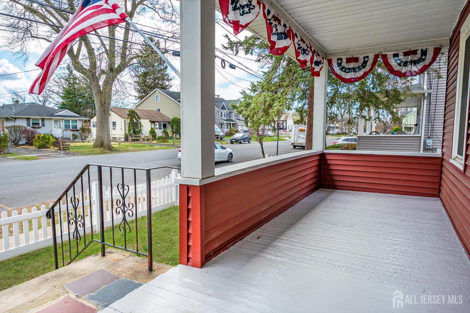 620 Dunellen Avenue Dunellen, NJ 08812 - Photo 4 of 48 a view of a house with a street