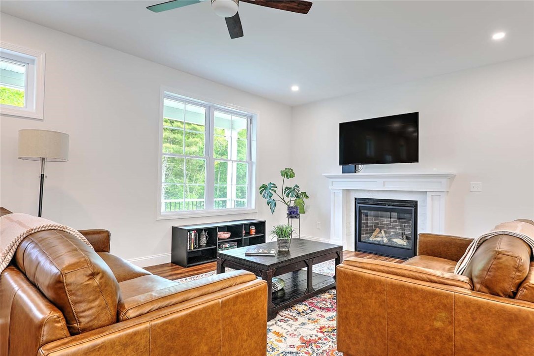 3 Big River Road Coventry, RI 02816 - Photo 5 of 38 Living room