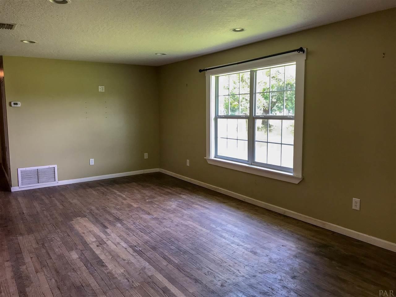 8950 Fortune Road Milton, FL 32583 - Photo 11 of 21 Gallery Image 11