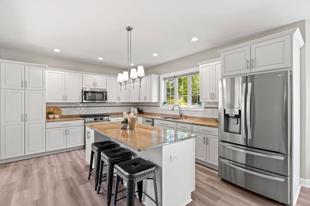567 Summer Street Lynnfield, MA 01940 - Photo 10 of 40 Gallery Image 10