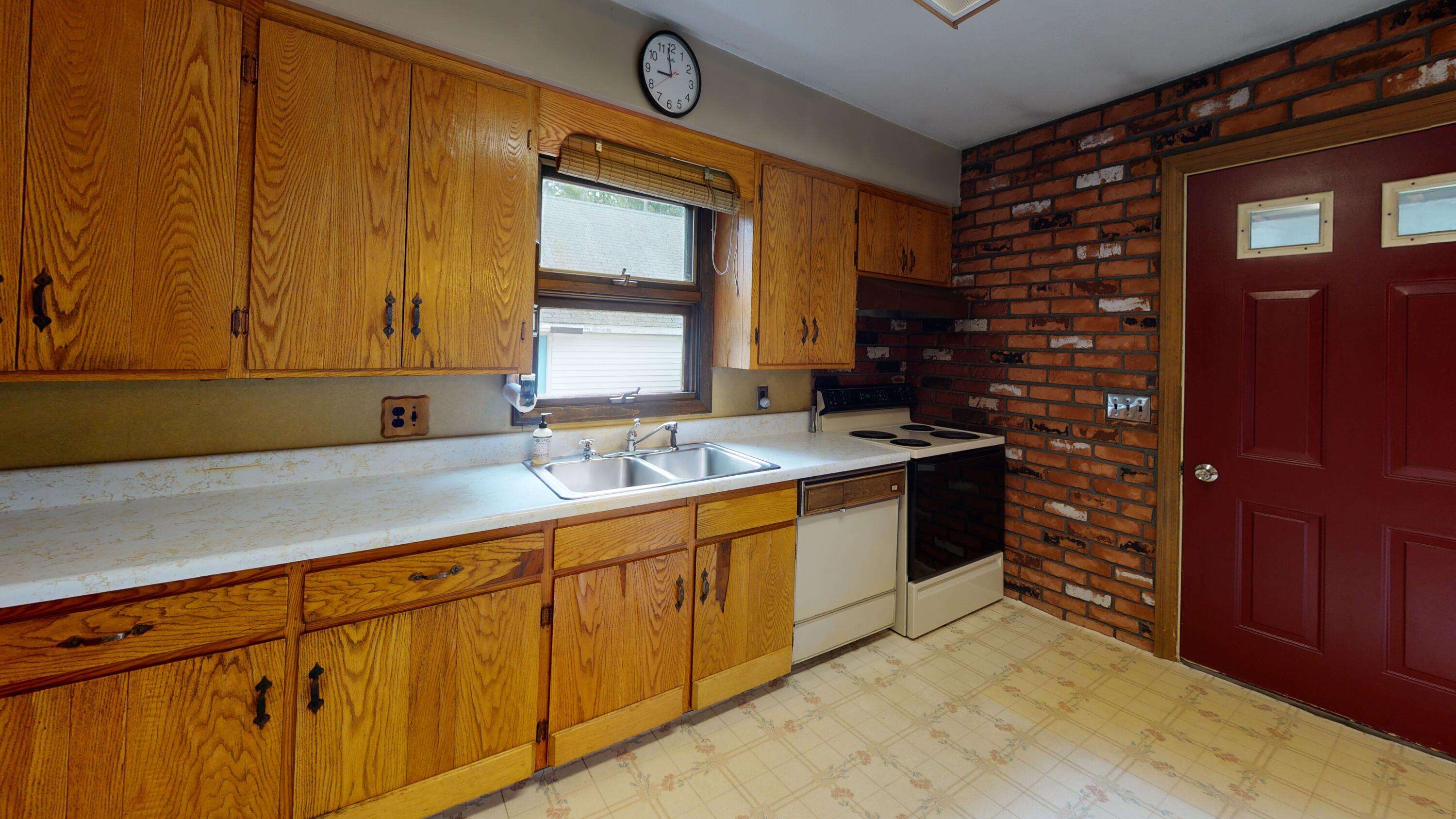 365-Pond-Rd-Lewiston-Maine-04240-Kitchen