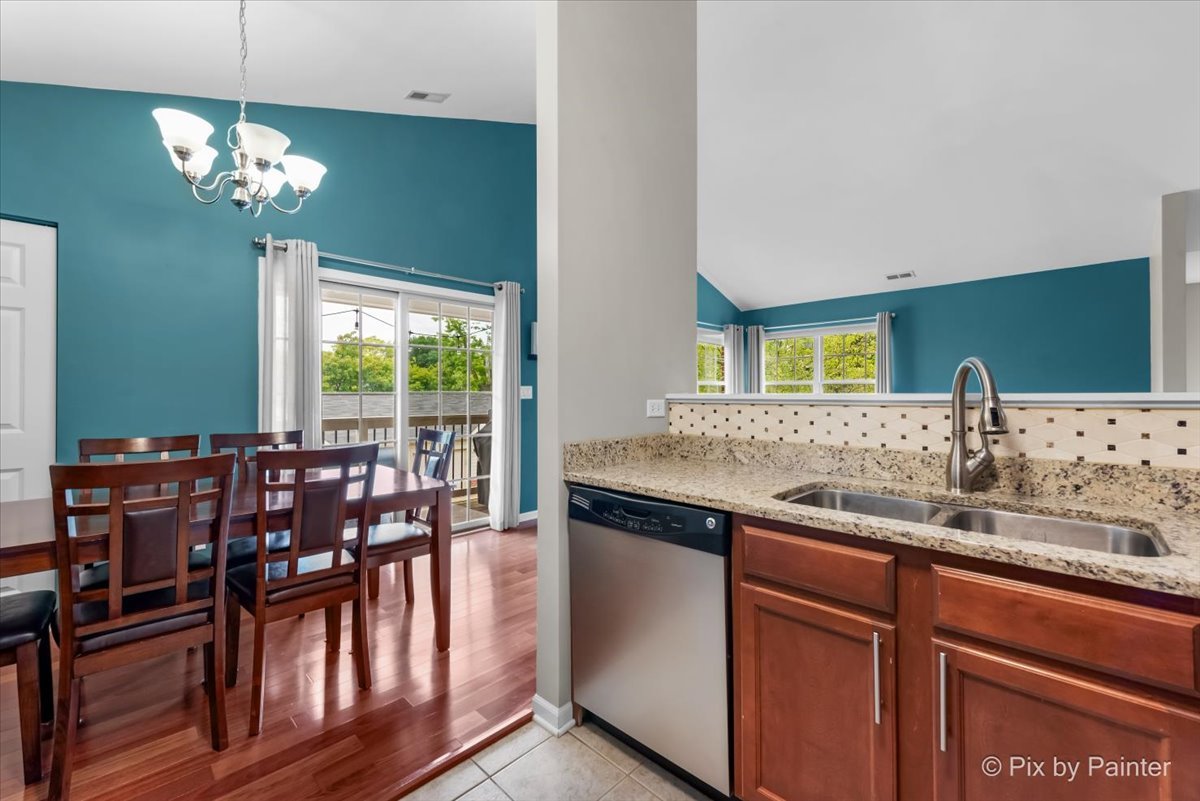 1032 Swift Road, Unit 2C Glen Ellyn, IL 60137 - Photo 11 of 21 Gallery Image 11