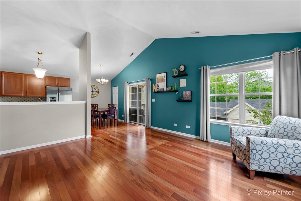 1032 Swift Road, Unit 2C Glen Ellyn, IL 60137 - Photo 5 of 21 Gallery Image 5