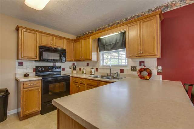 443 County Farm Road Murfreesboro, TN 37127 - Photo 7 of 20 Counter Close to Refrigerator for those Midnight Snacks.