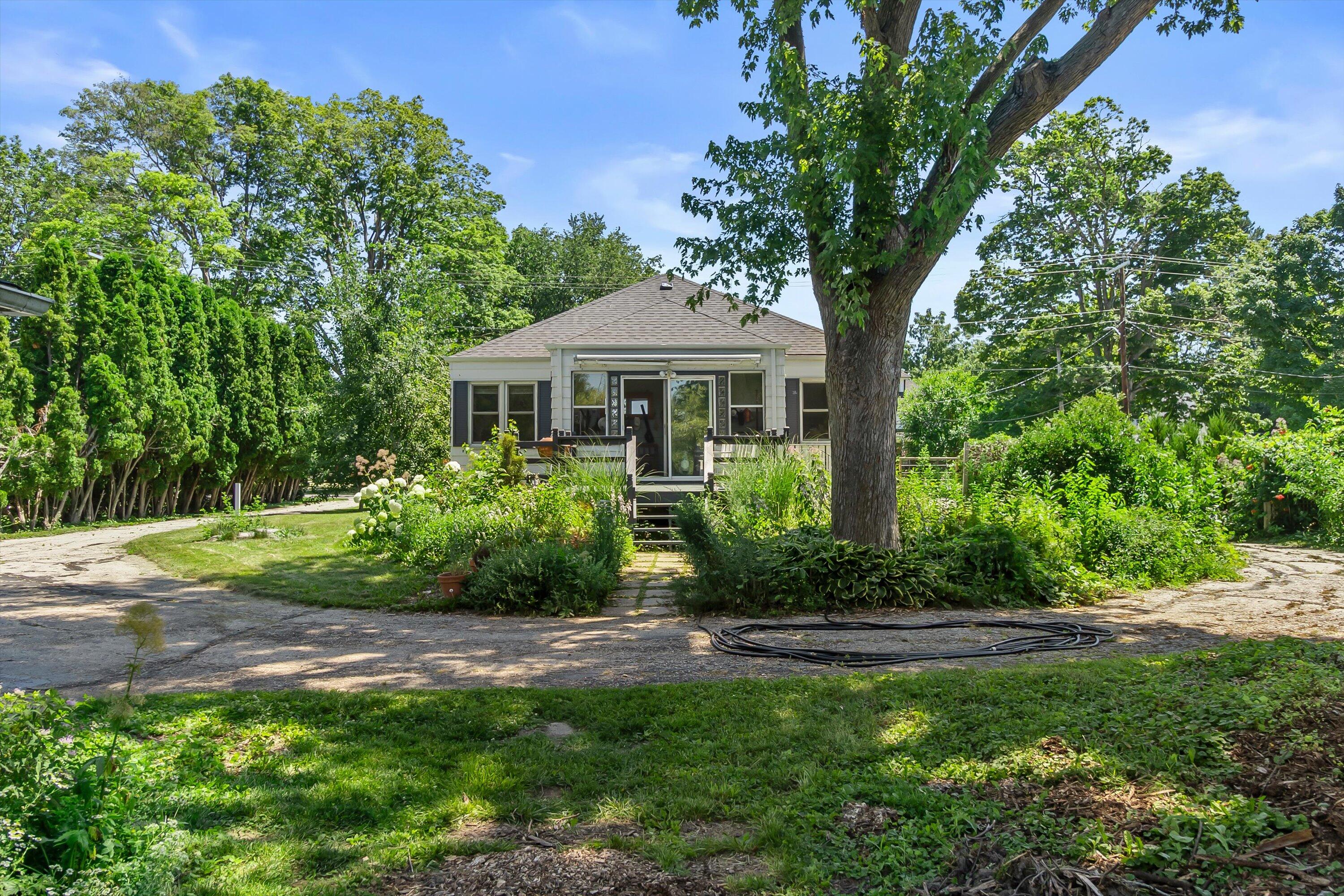 225 Nelson Street Sharon, WI 53585 - Photo 24 of 26 32-E6A3827