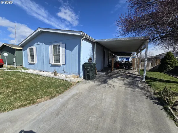 $275,000 | 1688 Northeast 3rd Place, Hermiston, OR 97838
