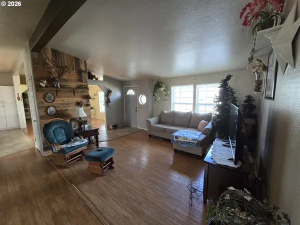 $275,000 | 1688 Northeast 3rd Place, Hermiston, OR 97838