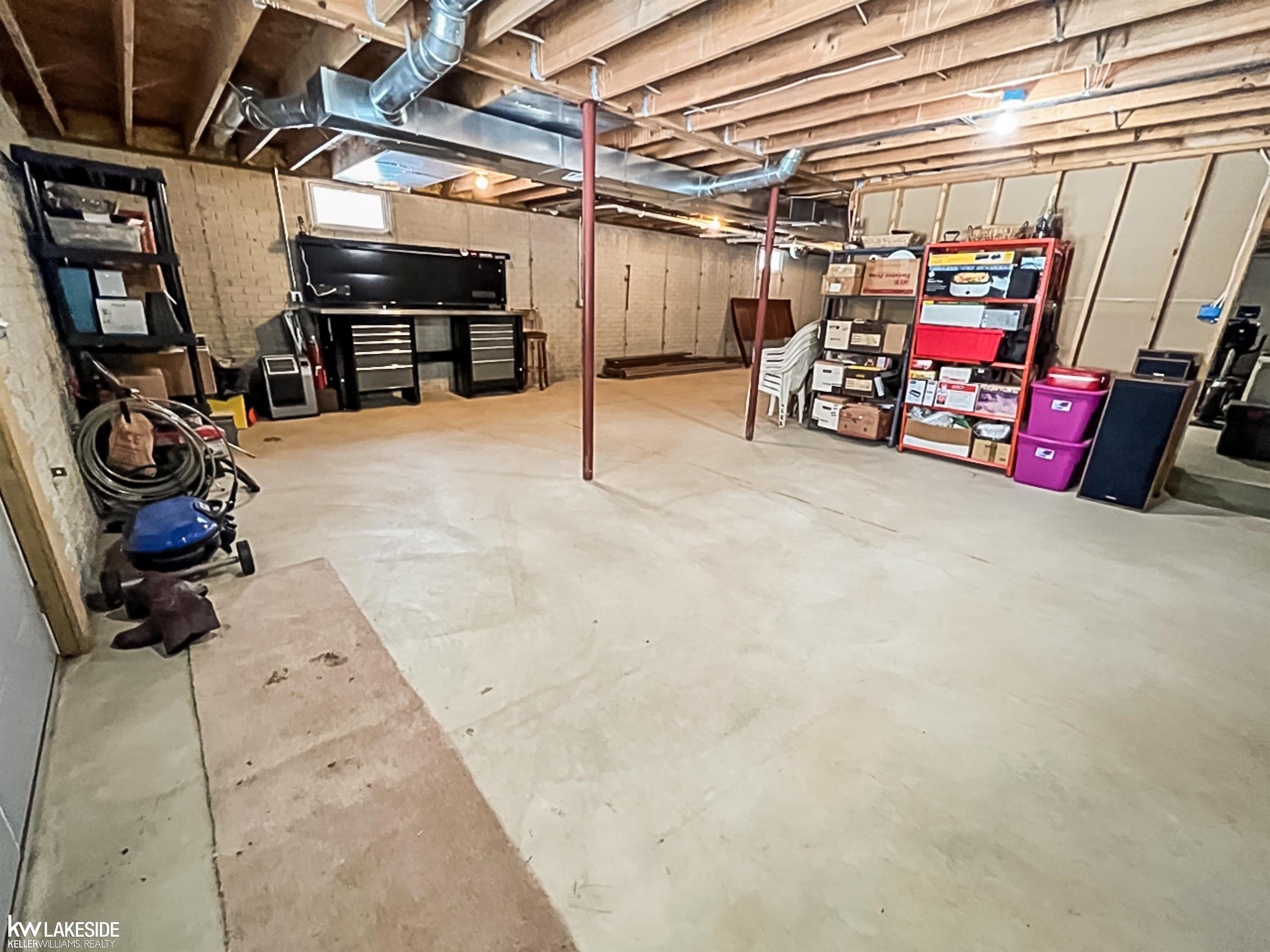 2727 Sand Road Port Austin, MI 48467 - Photo 20 of 29 50103408-19.JPG