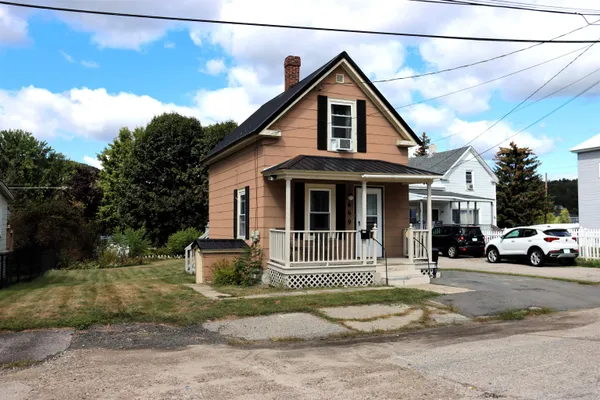 $180,000 | 669 Hampshire Street, Berlin, NH 03570