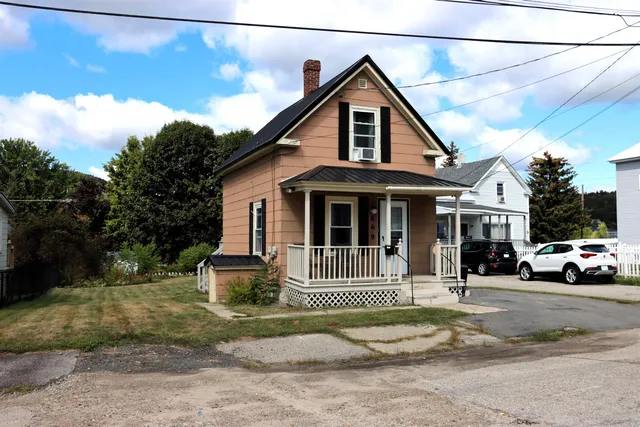$180,000 | 669 Hampshire Street, Berlin, NH 03570
