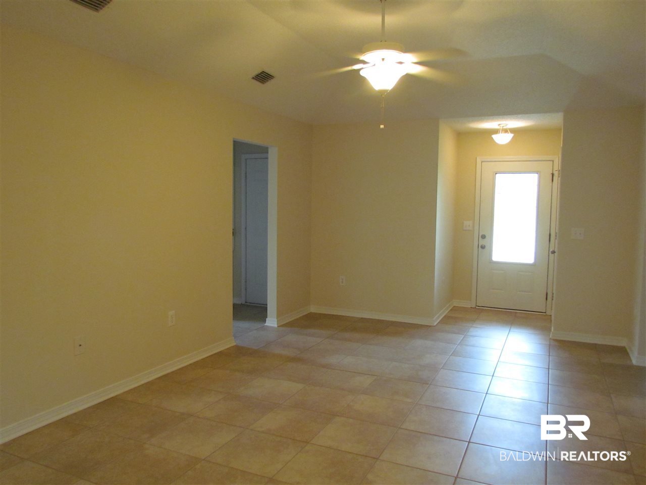 1596 Abbey Loop Foley, AL 36535 - Photo 5 of 31 Living area to front door