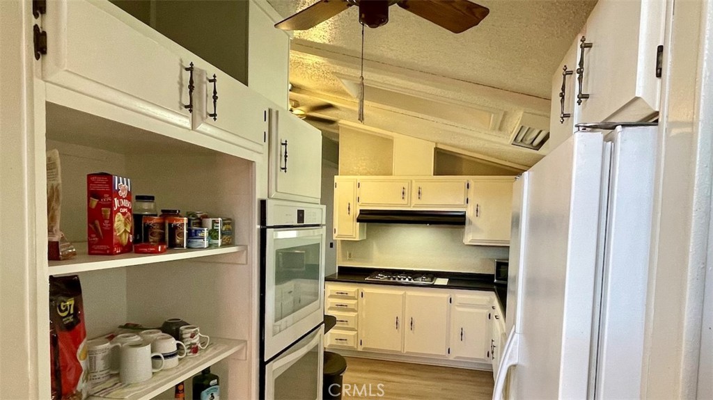 38013 Foothill Road Lucerne Valley, CA 92356 - Photo 6 of 26