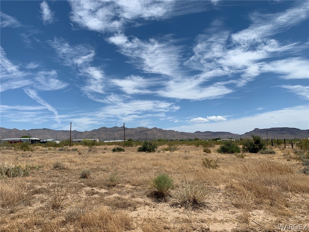 3468 Mobile Road Golden Valley, AZ 86413 - Photo 2 of 11 a view of lake view and mountain