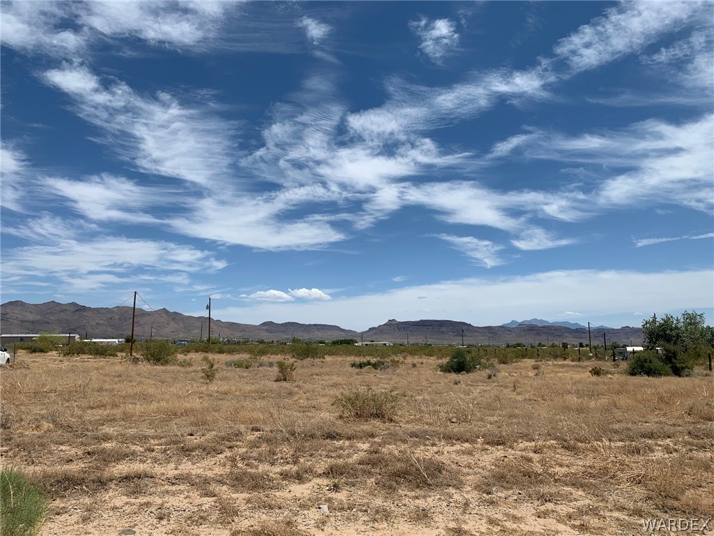 3468 Mobile Road Golden Valley, AZ 86413 - Photo 4 of 11 a view of lake