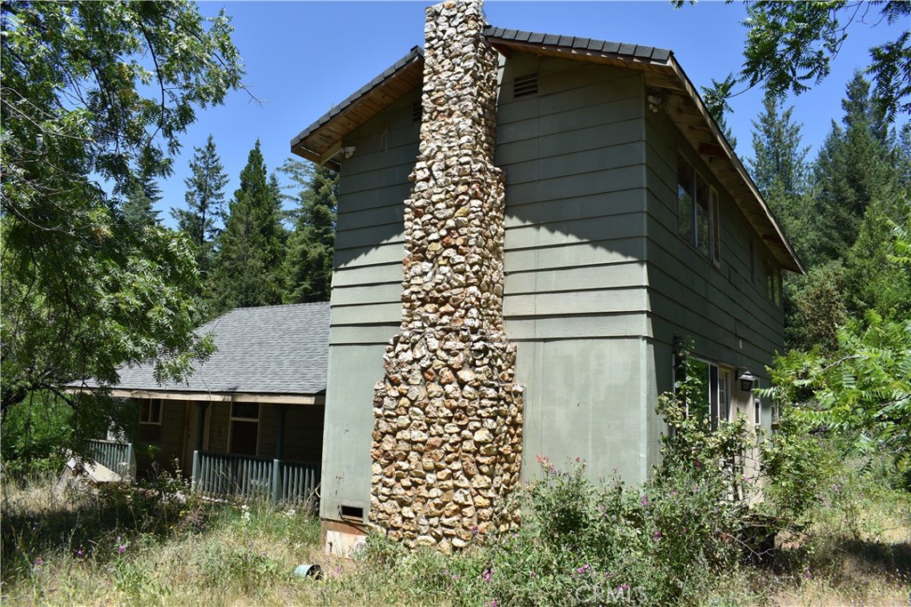 a view of entryway with outdoor area