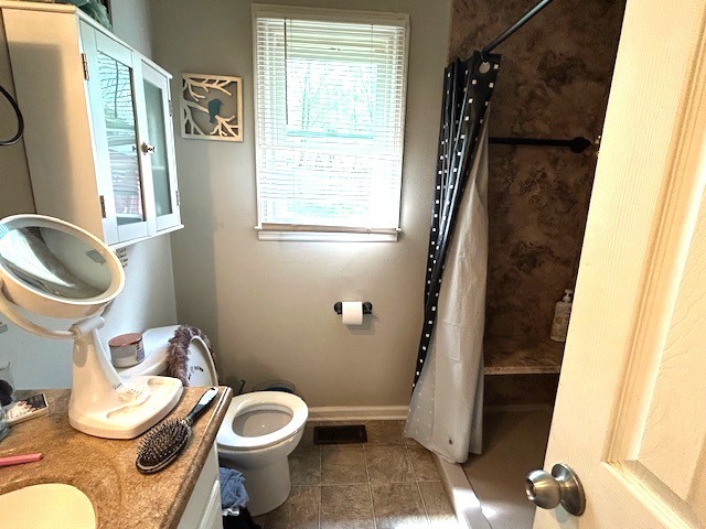 102 Cofer Drive Springfield, TN 37172 - Photo 11 of 18 a bathroom with a toilet and a sink