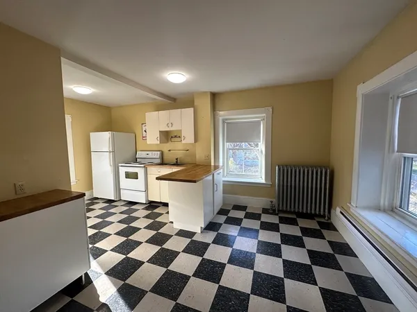 $2,150 | 121 Winter Street, Unit 4, Framingham, MA 01702