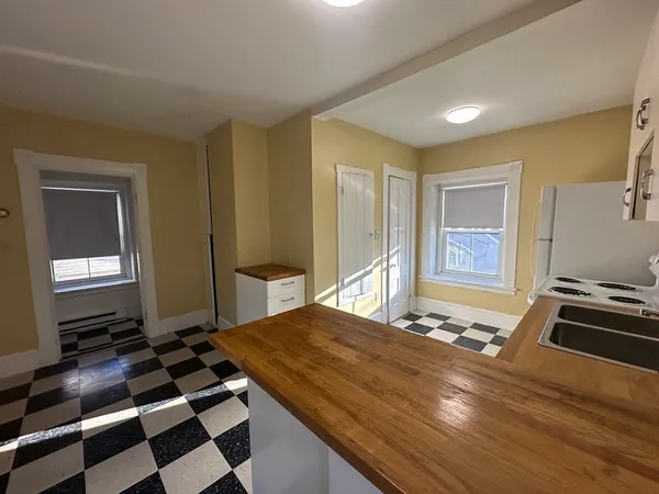 $2,150 | 121 Winter Street, Unit 4, Framingham, MA 01702