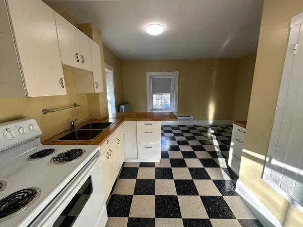 $2,150 | 121 Winter Street, Unit 4, Framingham, MA 01702