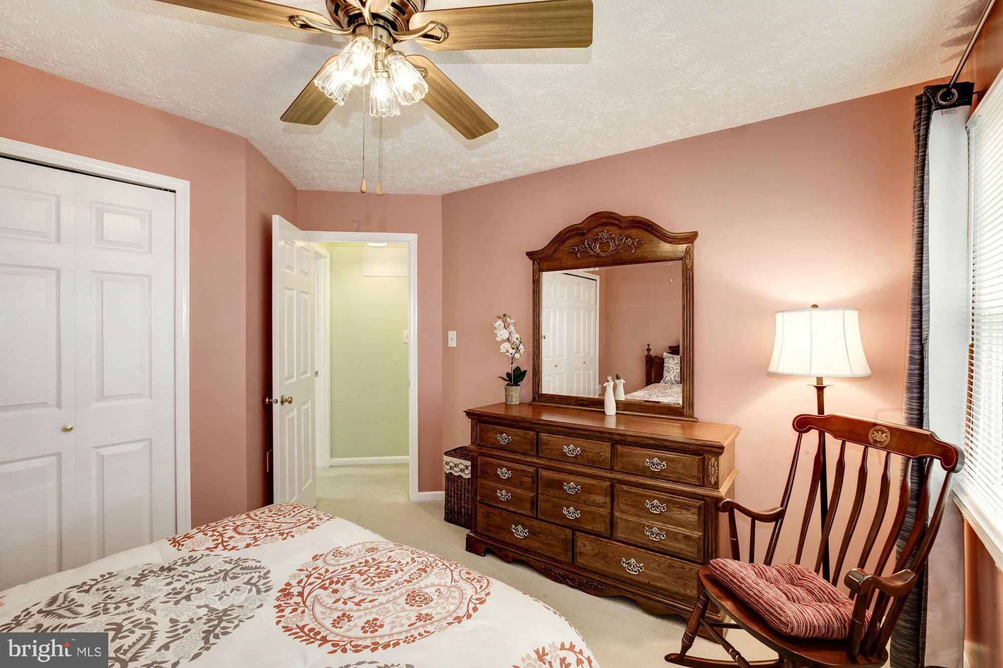 10403 Labrador Loop Manassas, VA 20112 - Photo 25 of 29 Bedroom