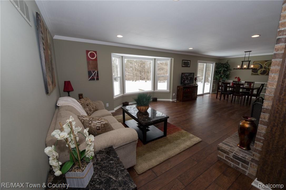 9440 Beecher Road Flushing, MI 48433 - Photo 5 of 40 5.jpg