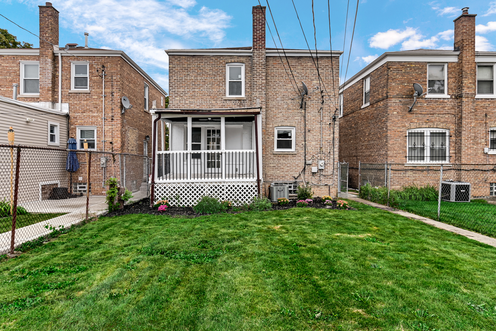 10048 South Rhodes Avenue Chicago, IL 60628 - Photo 27 of 32 Gallery Image 27