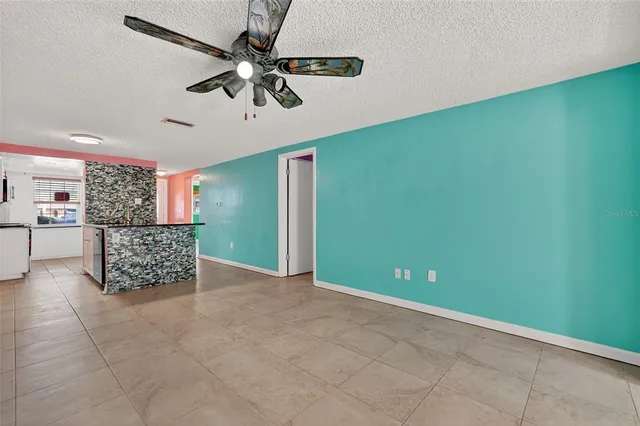 a view of entryway with a window