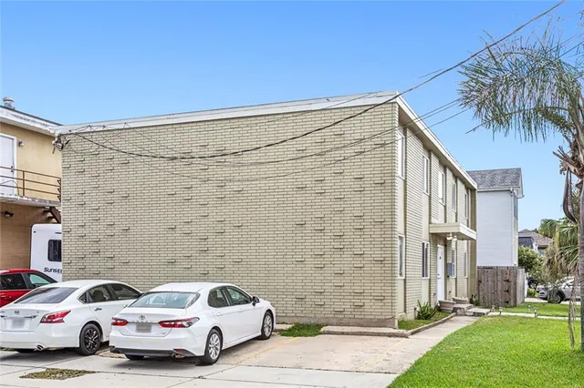 $1,300 | 6622 Fleur De Lis Drive, Unit 4, New Orleans, LA 70124