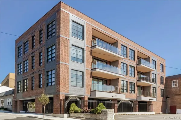 $7,450 | 108 Mamaroneck Avenue, Unit 201, Mamaroneck, NY 10543