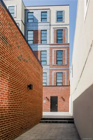 $7,450 | 108 Mamaroneck Avenue, Unit 201, Mamaroneck, NY 10543