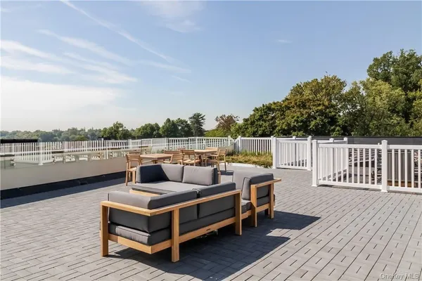 $7,450 | 108 Mamaroneck Avenue, Unit 201, Mamaroneck, NY 10543