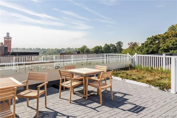 $7,450 | 108 Mamaroneck Avenue, Unit 201, Mamaroneck, NY 10543