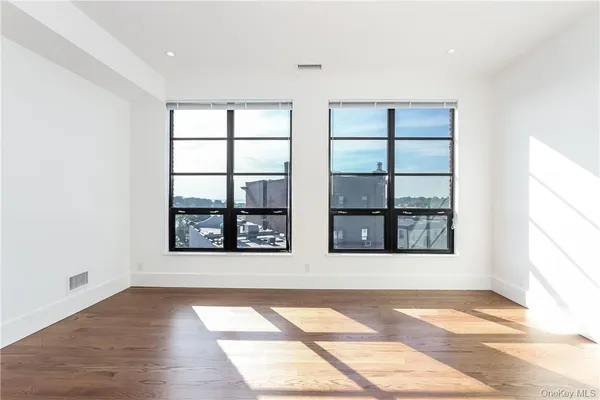 $7,450 | 108 Mamaroneck Avenue, Unit 201, Mamaroneck, NY 10543