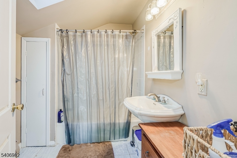 302 Oak Ridge Road West Milford, NJ 07438 - Photo 23 of 30