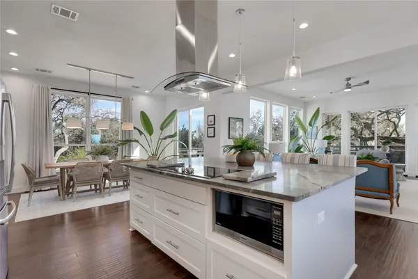$649,000 | 20503 Bonanza, Lago Vista, TX 78645