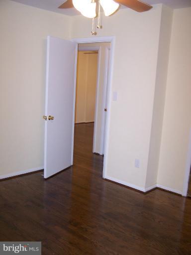 Spacious MBR w/ HWF & new ceiling fan