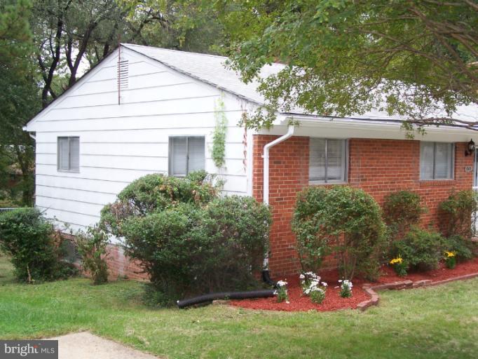 8908 Crandall Road Lanham, MD 20706 - Photo 19 of 30 Exterior Right Side Elevation