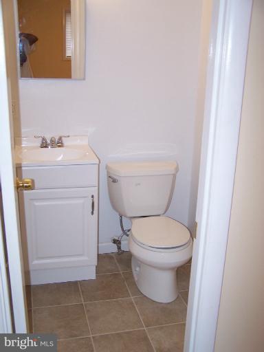 8908 Crandall Road Lanham, MD 20706 - Photo 20 of 30 MBR 1/2 bath