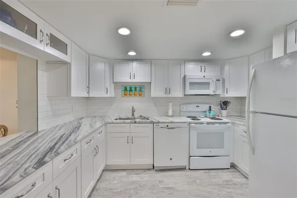 $2,100 | 1028 Apollo Beach Boulevard, Unit 8, Apollo Beach, FL 33572