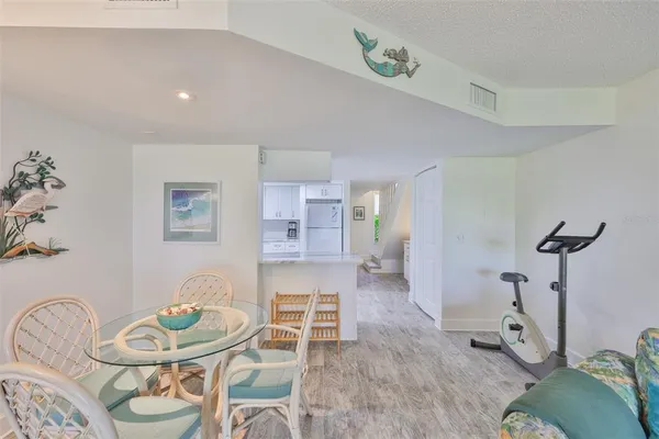 $2,100 | 1028 Apollo Beach Boulevard, Unit 8, Apollo Beach, FL 33572
