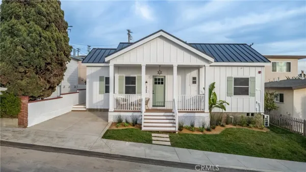 $1,400,000 | 226 Arena Street, El Segundo, CA 90245