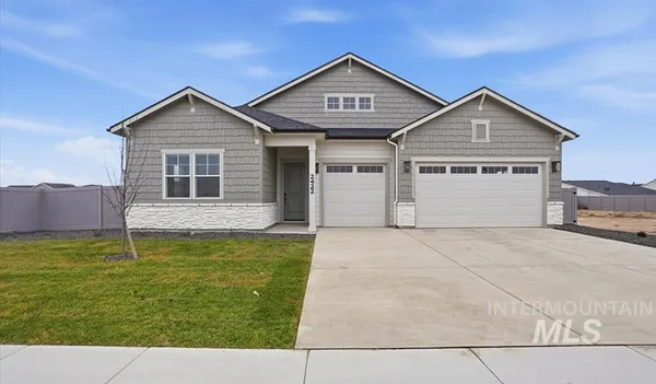 $749,990 | 2422 North Kenora Avenue, Star, ID 83669
