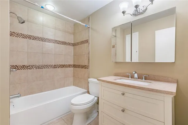 $2,650 | 312 Westmeade Drive, Gretna, LA 70056